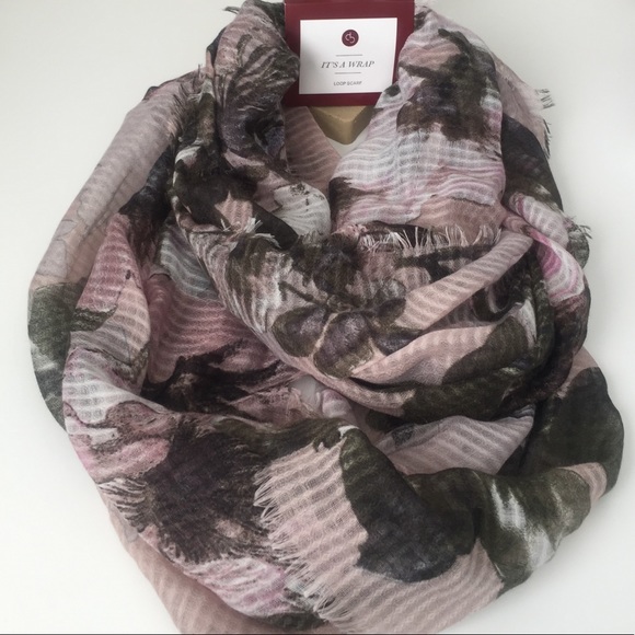 Dressbarn Its A Wrap, Loop Scarf. - Picture 4 of 7